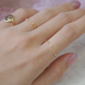 14K Yellow Gold Wave Chain Ring | LOVE BY THE MOON