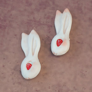 Cathy Au Side Face Bunny Brooch