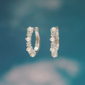 Freshwater Pearl Silver Huggie Hoop Earrings ｜ LOVE BY THE MOON
